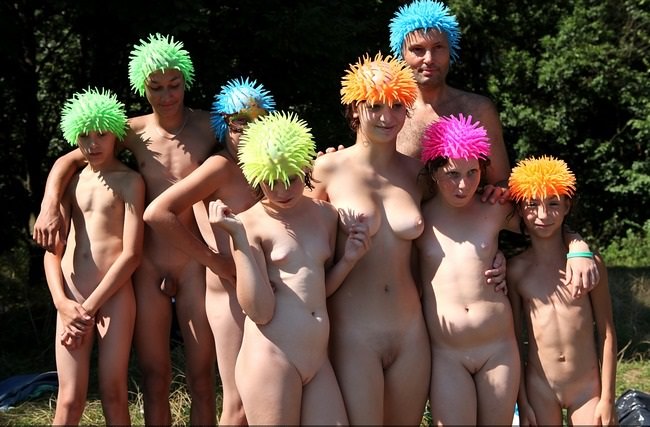 Outdoor picnic - photo nudism